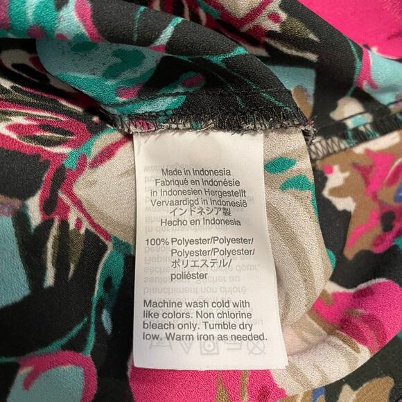 J.Crew Women's Floral V-neck Sleeveless Blouse, size 6 - Picture 6 of 7